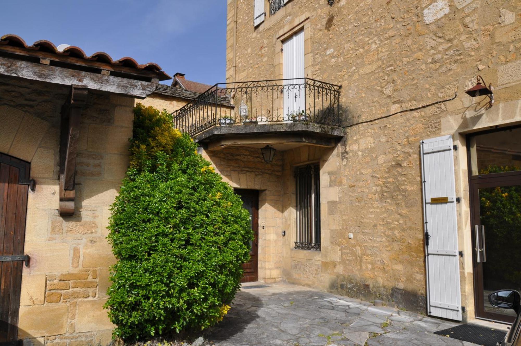 Appartement La Couronne Sarlat-la-Canéda Exterior photo